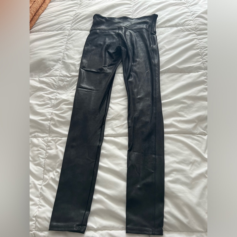 SPANX faux leather leggings size medium